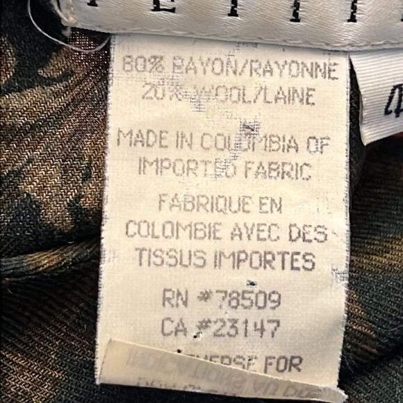 Talbots Petites Blouse Size 4P - Dark Green w/ Red Roses & Gold Scrolling - Picture 7 of 9